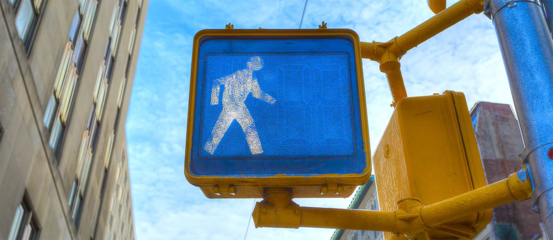 pedestrian crossing stoplight